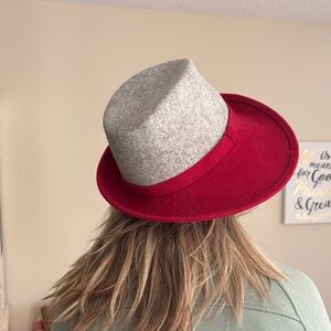 Cappelleria Bertacchi Chic Gray and Red Fedora Hat